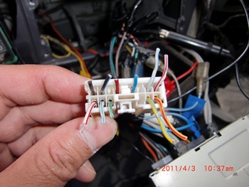 カーステの電源部カプラーを自作の画像